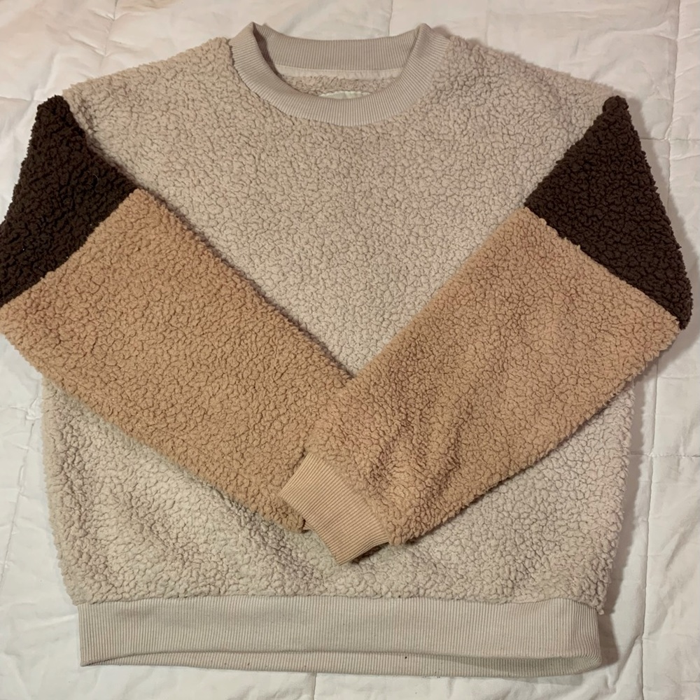 American eagle fuzzy crewneck